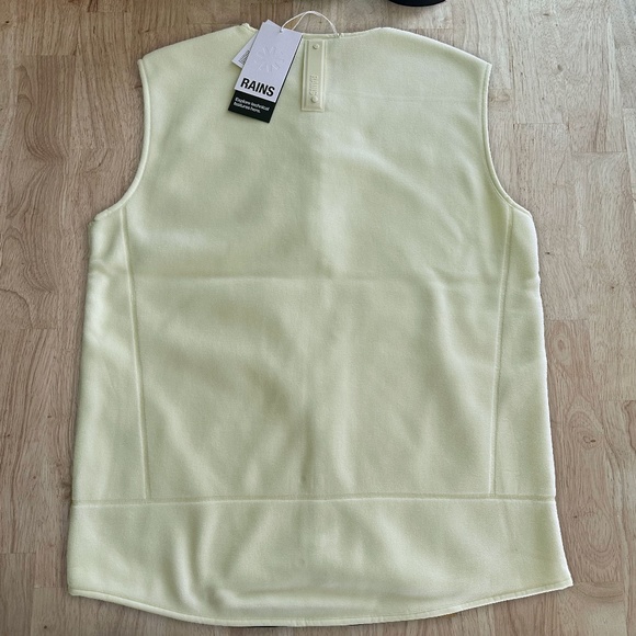 NWT Rains Yellow Fleece Vest NWT Color: Straw L - Picture 3 of 4
